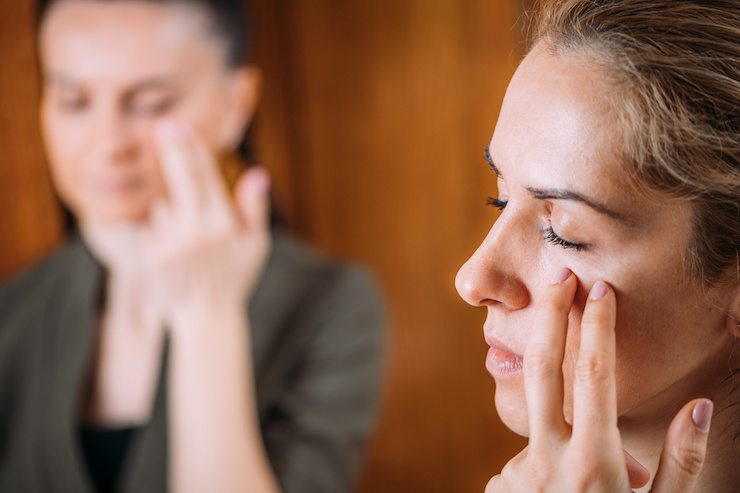 I Tried the EFT Tapping Method to Calm My Anxious Thoughts—and It Ended Up Improving My Sleep