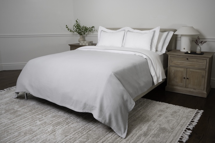 saatva diamond knot blanket